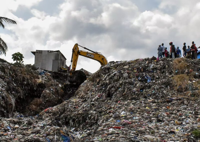 Riverbank stabilisation at ruNbS project site, Miji Mpya settlement, Dar es Salaam. Photo credit: KDI.